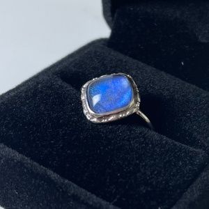 Sterling Silver blue glass ring | Size: 4.7